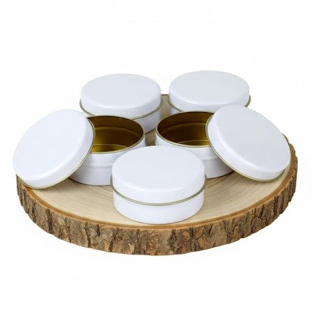 Boîte en métal blanc