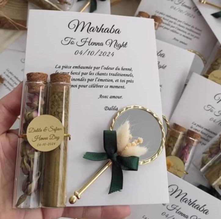 mini-miroir décorative dorée