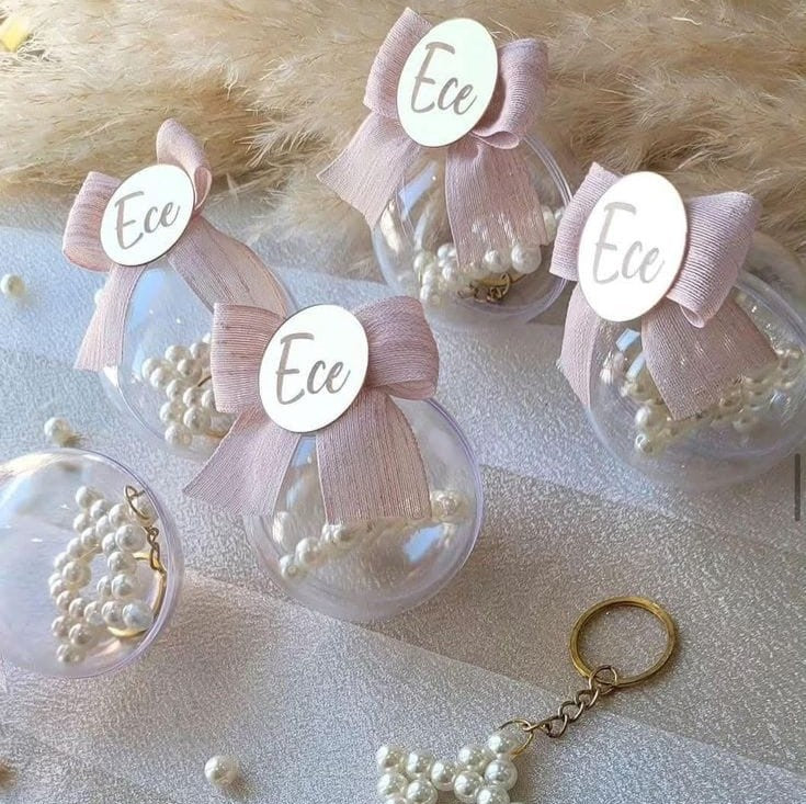 Boule en plastique transparente